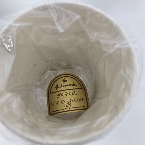 Vintage Hallmark 48 Paper Party Cups St. Patrick's Day 9oz Shamrock 8 Packs of 6 - Picture 7 of 7